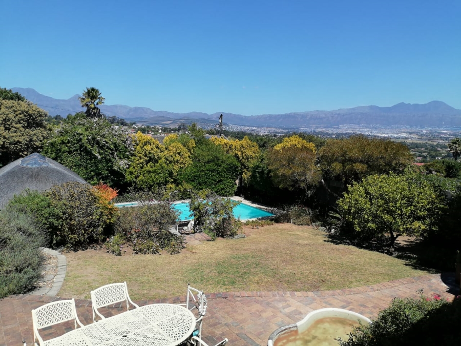 To Let 4 Bedroom Property for Rent in Heldervue Western Cape